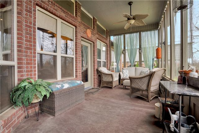 18318 Oakridge Road, Springdale, AR 72764