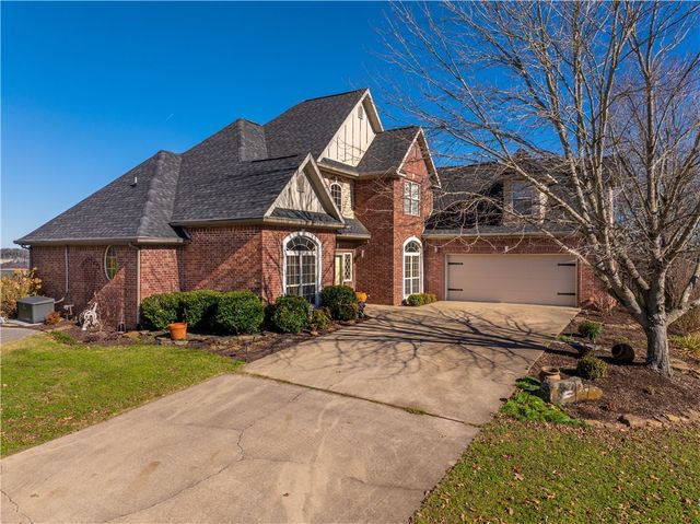 18318 Oakridge Road, Springdale, AR 72764