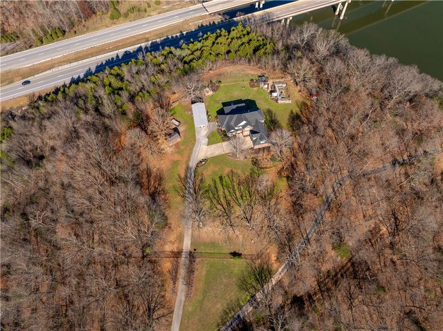 18318 Oakridge Road, Springdale, AR 72764