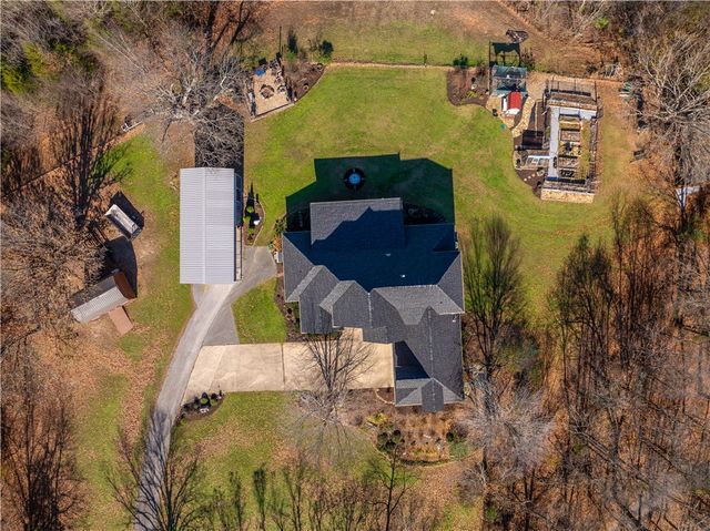 18318 Oakridge Road, Springdale, AR 72764