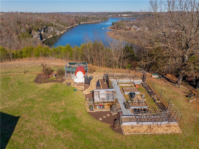 18318 Oakridge Road, Springdale, AR 72764