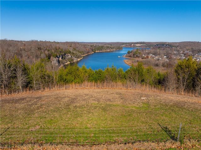 18318 Oakridge Road, Springdale, AR 72764