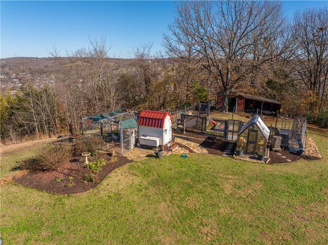 18318 Oakridge Road, Springdale, AR 72764