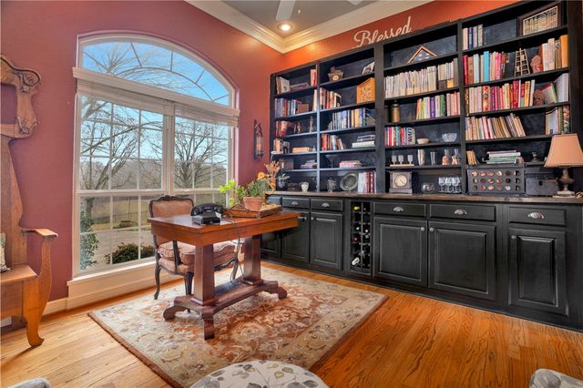 18318 Oakridge Road, Springdale, AR 72764