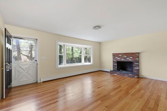 49 Onset Avenue, Wareham, MA 02532