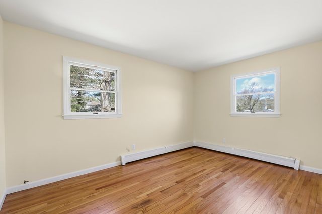 49 Onset Avenue, Wareham, MA 02532