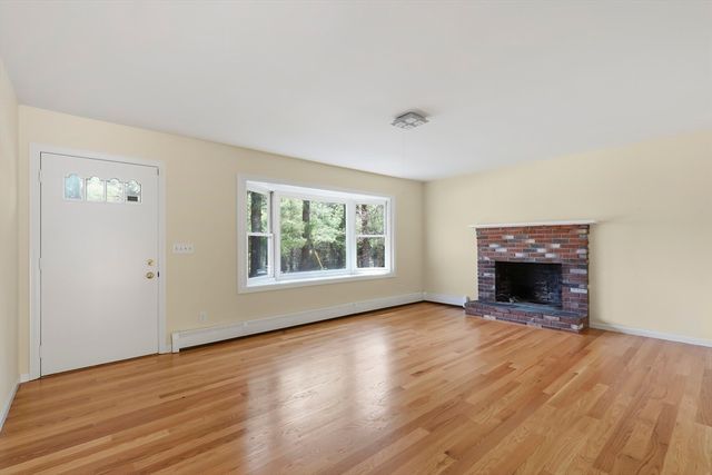 49 Onset Avenue, Wareham, MA 02532