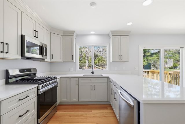 49 Onset Avenue, Wareham, MA 02532