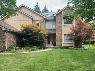 6358 Timberwood, West Bloomfield, MI 48322