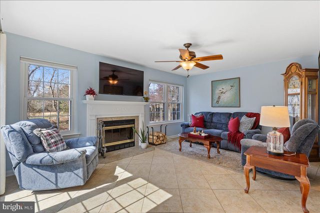 12 STONERISE DR, Lawrence, NJ 08648