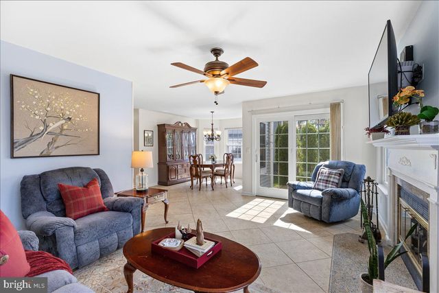 12 STONERISE DR, Lawrence, NJ 08648