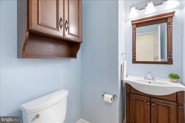 12 STONERISE DR, Lawrence, NJ 08648