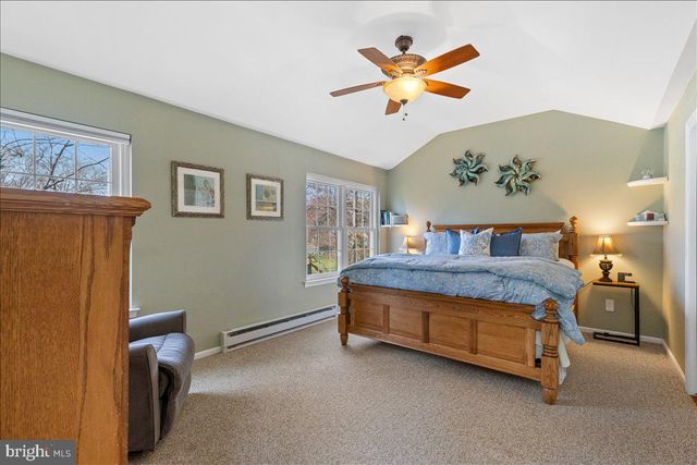 12 STONERISE DR, Lawrence, NJ 08648