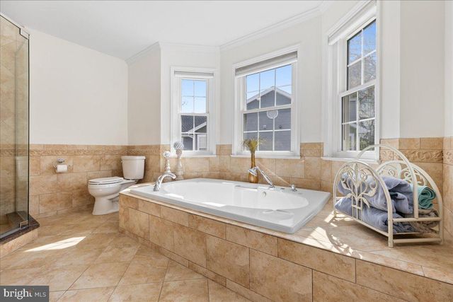 12 STONERISE DR, Lawrence, NJ 08648