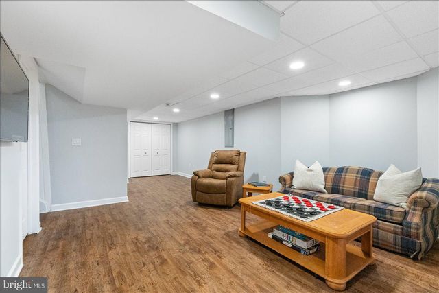 12 STONERISE DR, Lawrence, NJ 08648