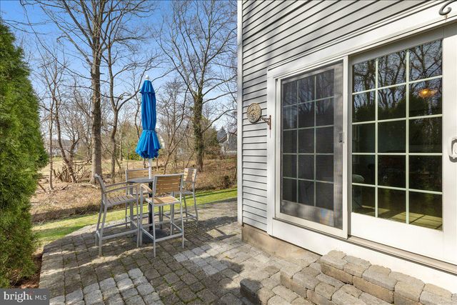 12 STONERISE DR, Lawrence, NJ 08648