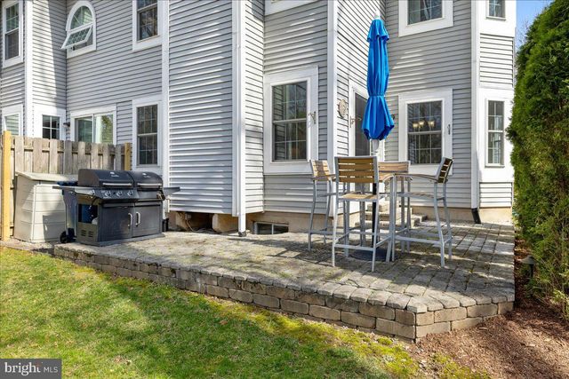 12 STONERISE DR, Lawrence, NJ 08648