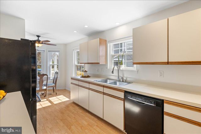 12 STONERISE DR, Lawrence, NJ 08648