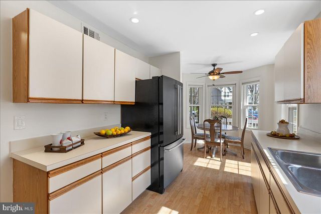 12 STONERISE DR, Lawrence, NJ 08648