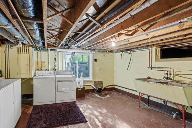 903 N Powell Road, Essexville, MI 48732