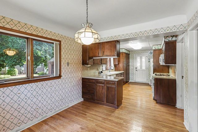 903 N Powell Road, Essexville, MI 48732