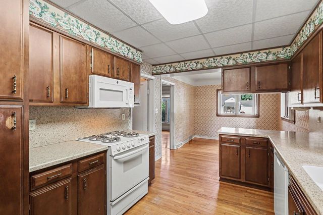 903 N Powell Road, Essexville, MI 48732