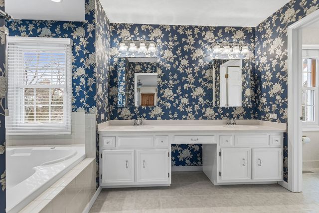 2509 Indian Ridge Drive, Glenview, IL 60026