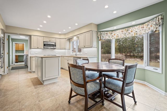 2509 Indian Ridge Drive, Glenview, IL 60026