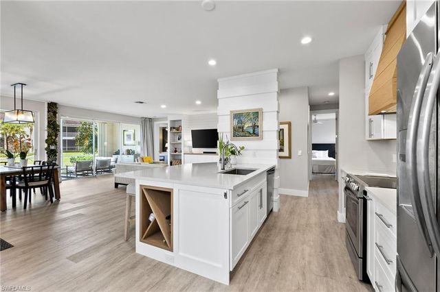 5080 Yacht Harbor CIR 101, Naples, FL 34112