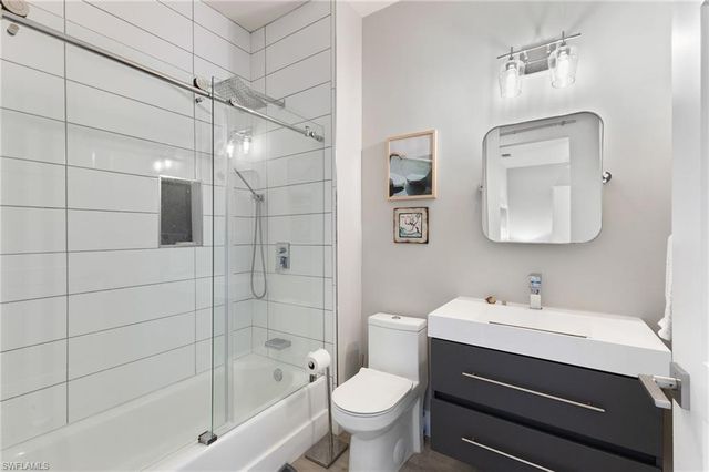 5080 Yacht Harbor CIR 101, Naples, FL 34112