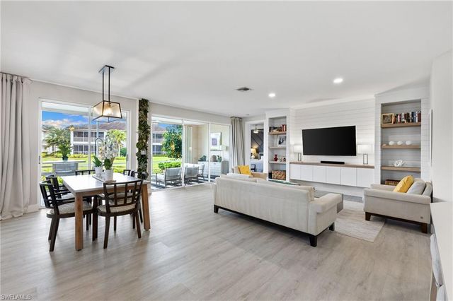 5080 Yacht Harbor CIR 101, Naples, FL 34112