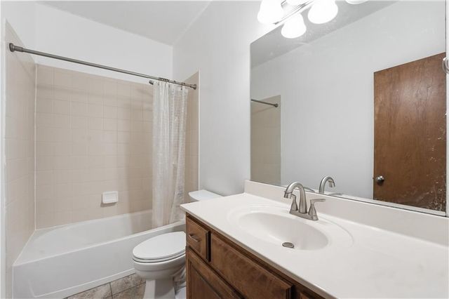 11219 W 57th Terrace, Shawnee, KS 66203