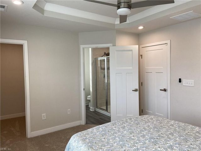 211 Goldenstar LN, Portsmouth, VA 23701