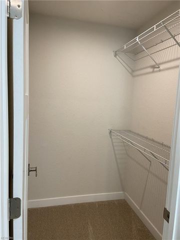 211 Goldenstar LN, Portsmouth, VA 23701