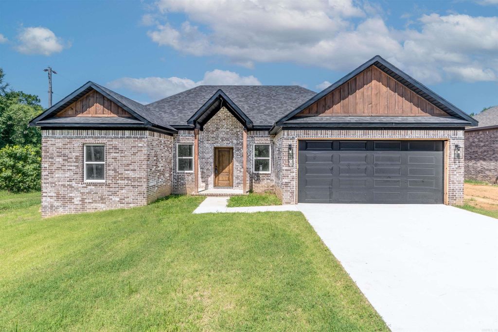 19 Mountain Grove, Greenbrier, AR 72058
