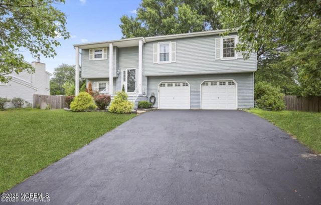16 Peachstone Road, Howell, NJ 07731