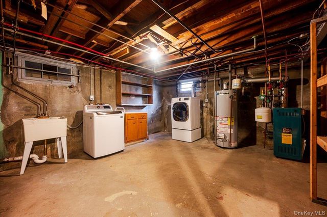 1674 Kroll Road, East Meadow, NY 11554