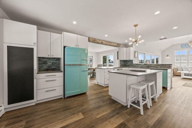 33 Oyster Place Road, Cotuit, MA 02635