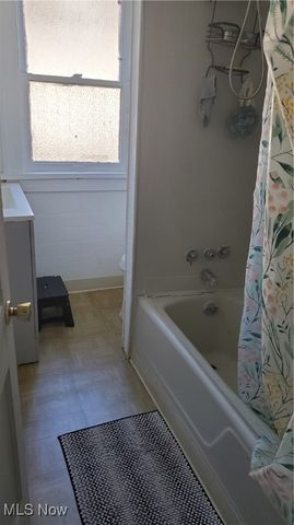 1602 Hillcrest Road, East Cleveland, OH 44118