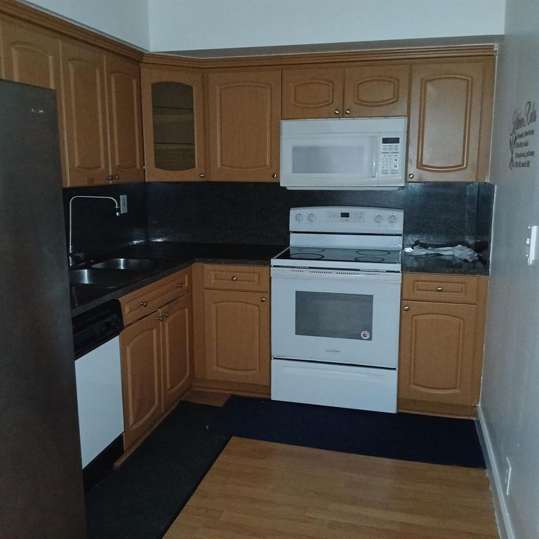 3300 NE 191st Street 702, Aventura, FL 33180