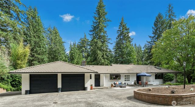 18411 40th Place NE, Lake Forest Park, WA 98155