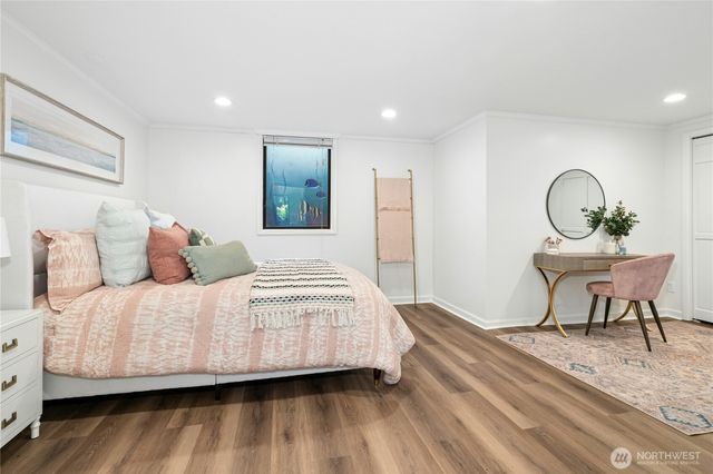18411 40th Place NE, Lake Forest Park, WA 98155