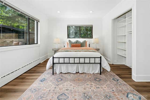 18411 40th Place NE, Lake Forest Park, WA 98155