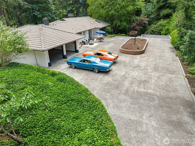 18411 40th Place NE, Lake Forest Park, WA 98155