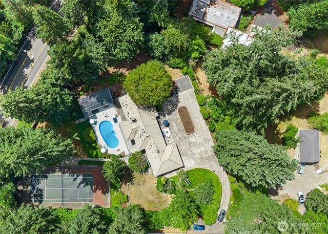 18411 40th Place NE, Lake Forest Park, WA 98155