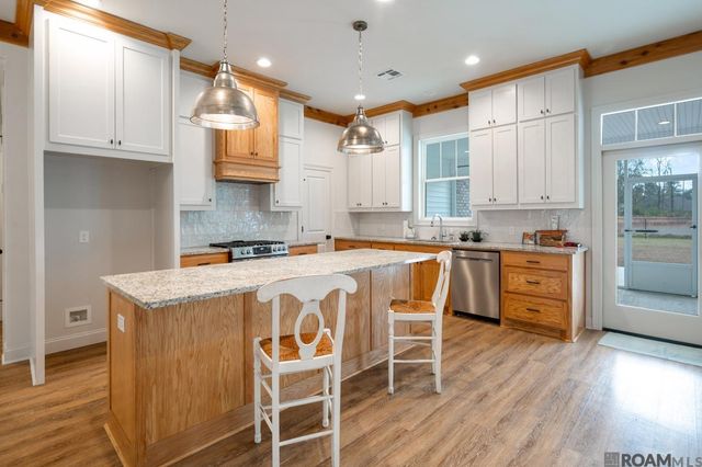 13688 Alvin Sibley Rd, Walker, LA 70785