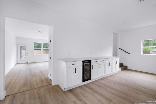 323 E LAMBERT ST, San Antonio, TX 78204