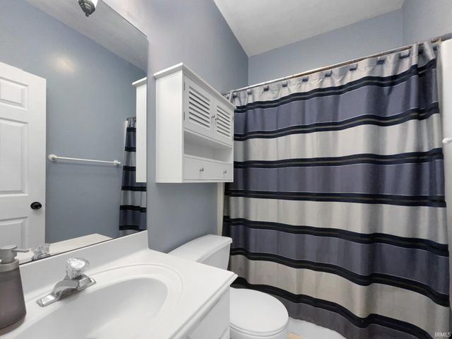 2277 Sagewood Court, Newburgh, IN 47630