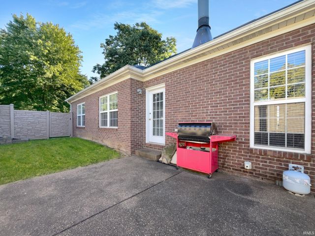 2277 Sagewood Court, Newburgh, IN 47630