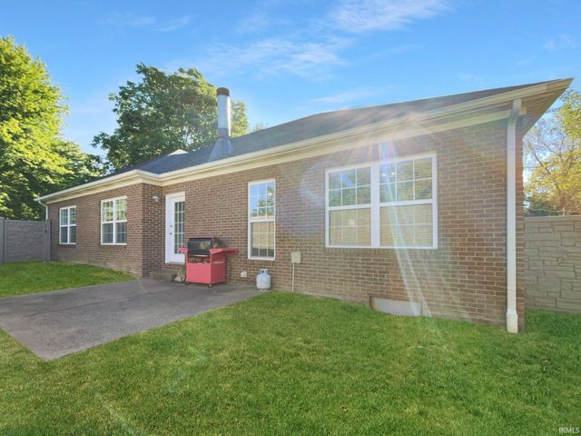2277 Sagewood Court, Newburgh, IN 47630